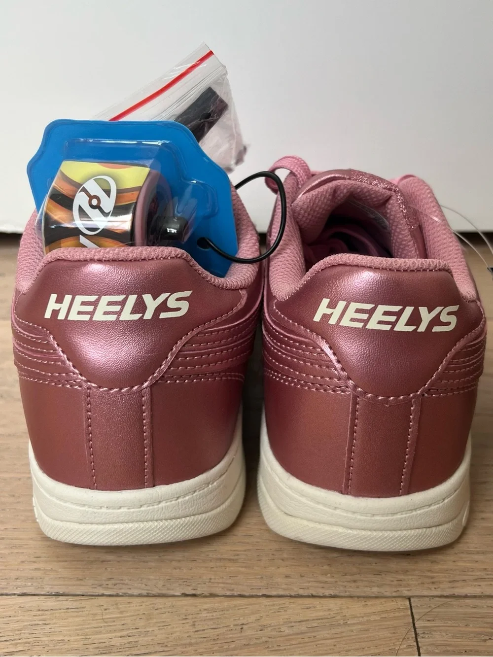 Reebok Heely's Club C Metallic Pink Rose Gold Sneakers - Women’s/Girl’s Size 4